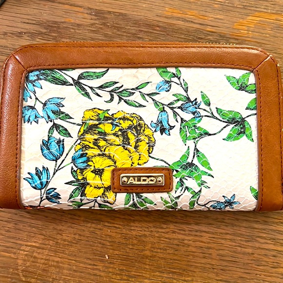 16 card Aldo wallet - Picture 1 of 4